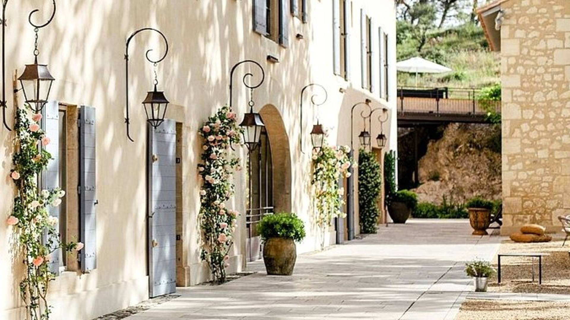 exterior hotel