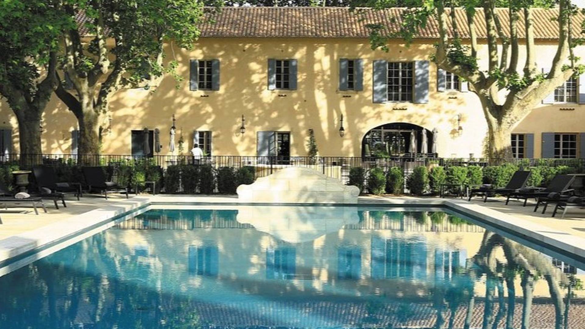 hotel pool