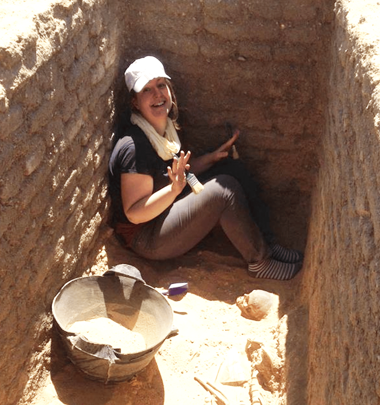 Peggy in Egypt, excavating human remains