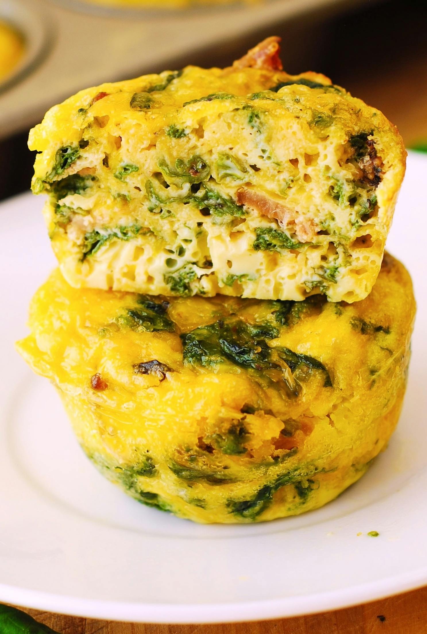Breakfast Egg Muffins with Bacon and Spinach