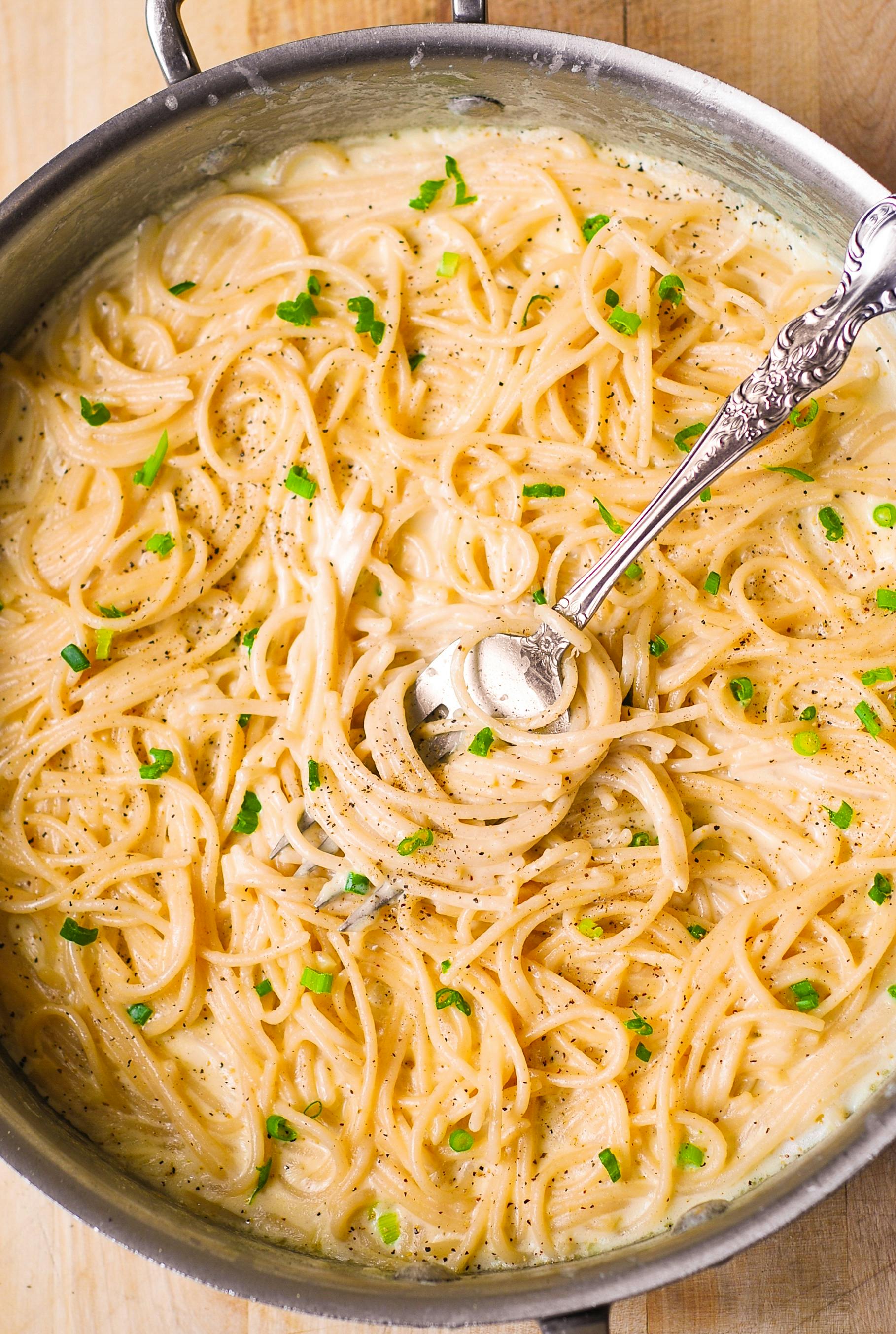 Creamy Four Cheese Garlic Spaghetti 