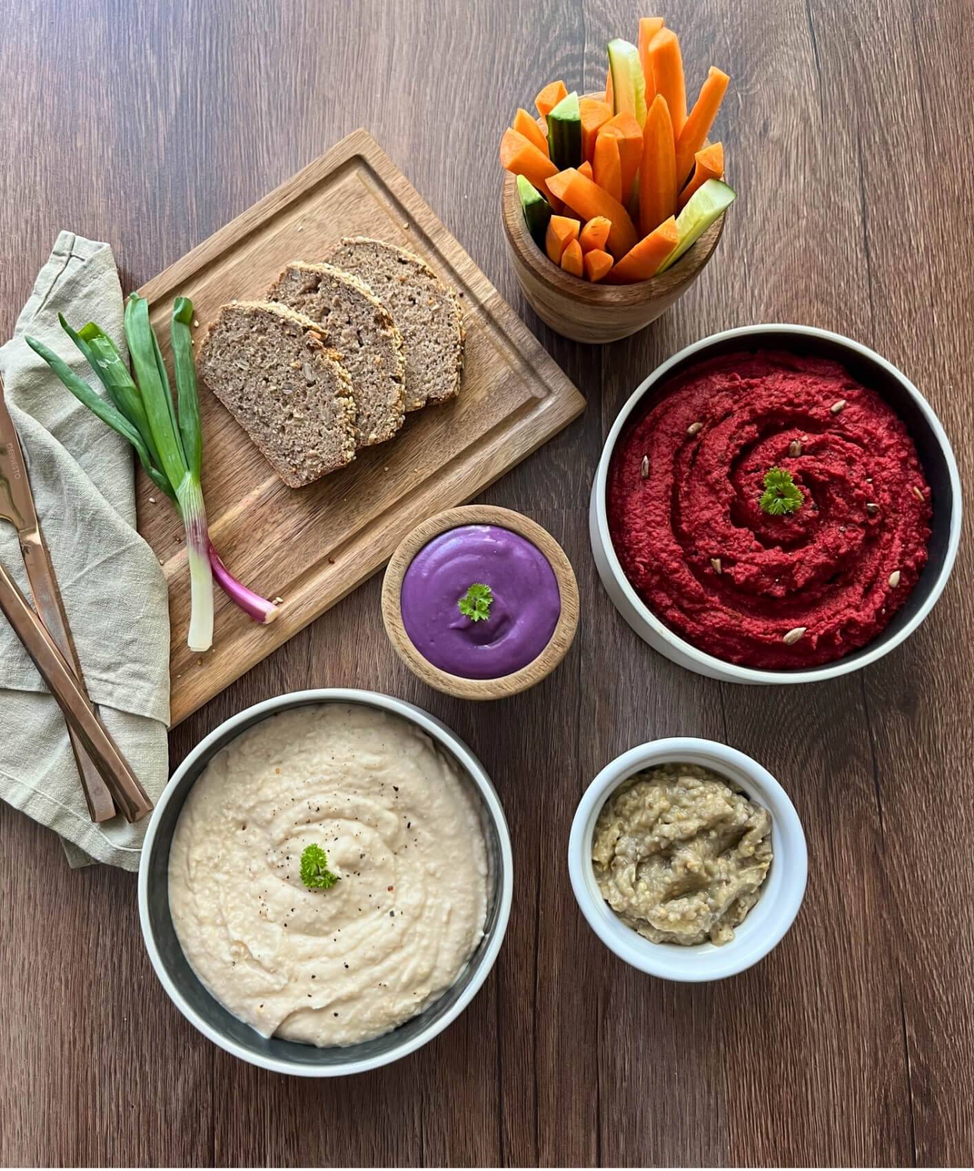 hummuszok az asztalon