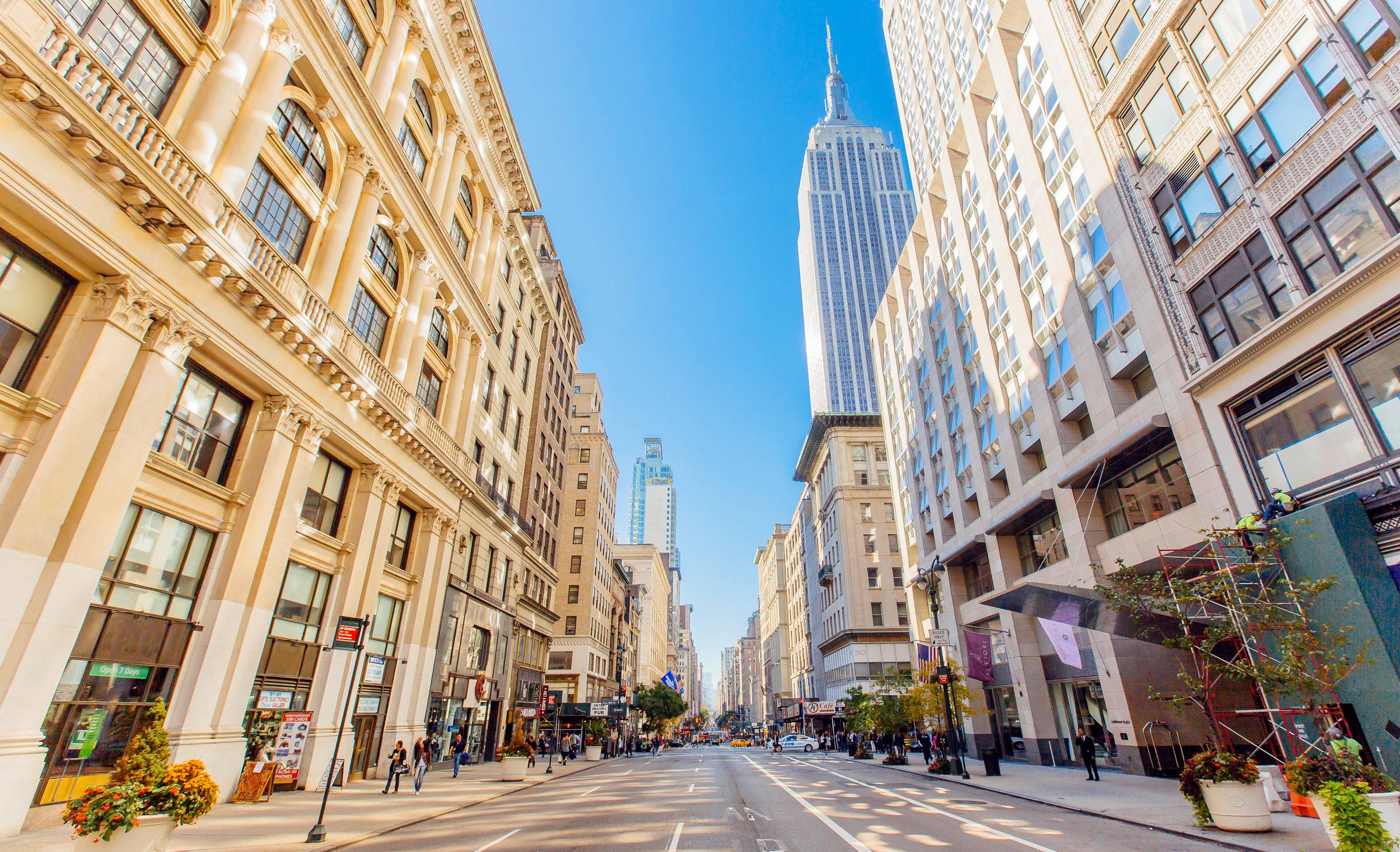 5 авеню улица в нью-йорке. Avenue wing. Avenue wing. И фрэнка б. Метро юго-западная тц авеню.