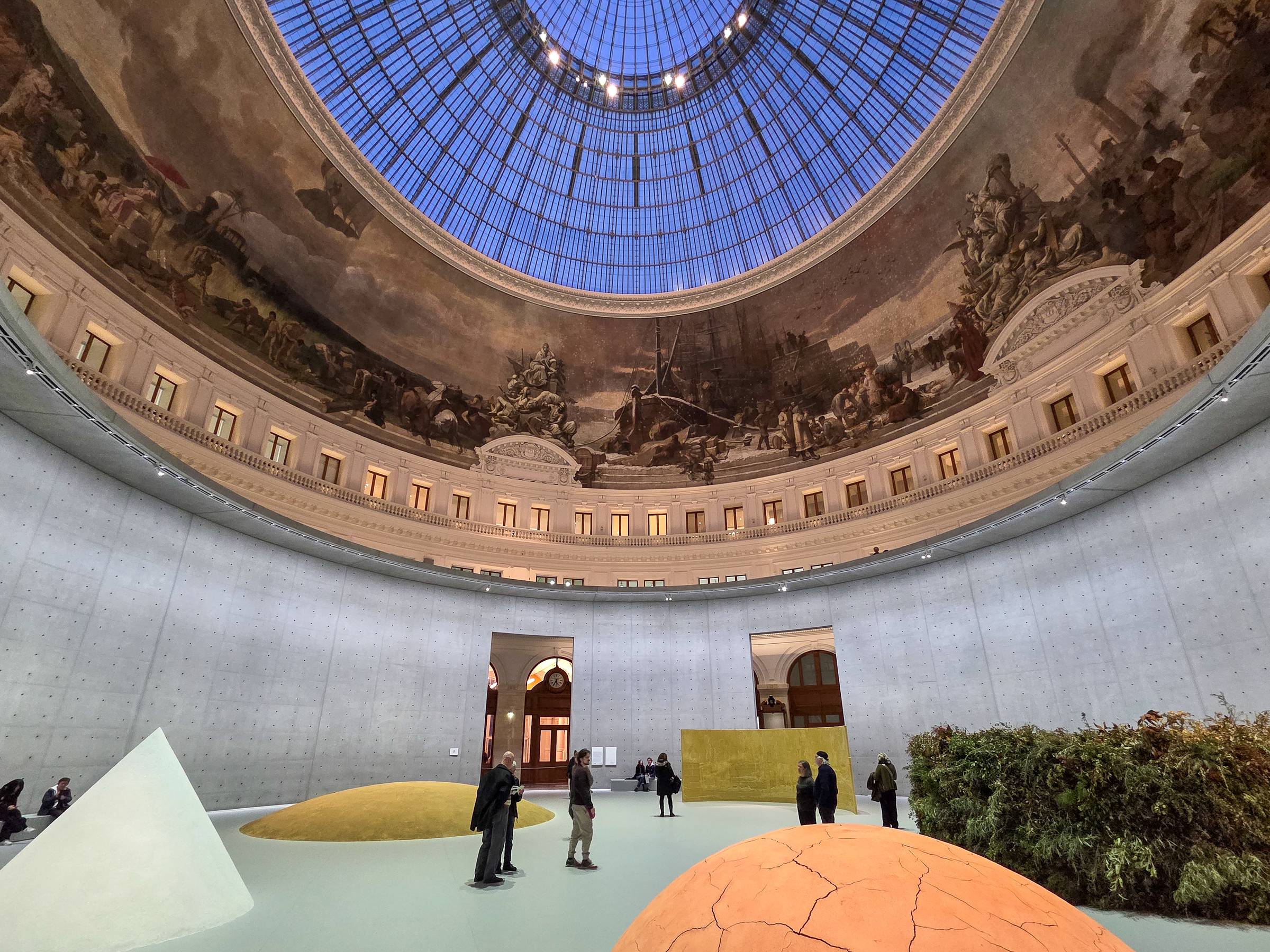 Meg Webster's monumental sculptures in the rotunda of Bourse de Commerce Pinault Collection © Stephanie Dosch