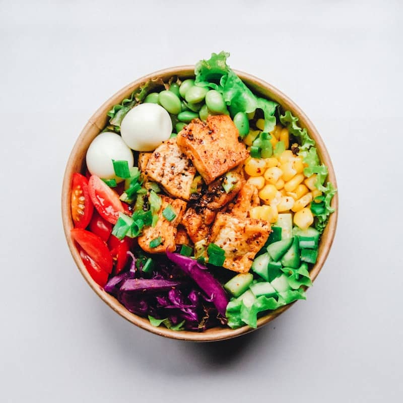 vegetable and meat on bowl