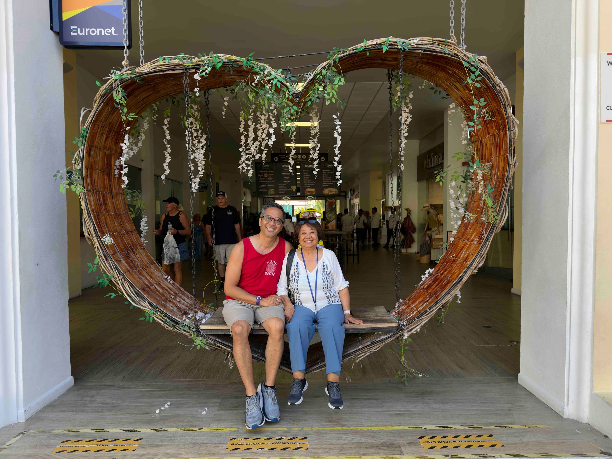 Joselito, mom, heart seat