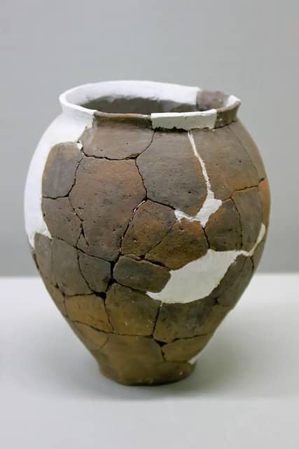 cracked pot