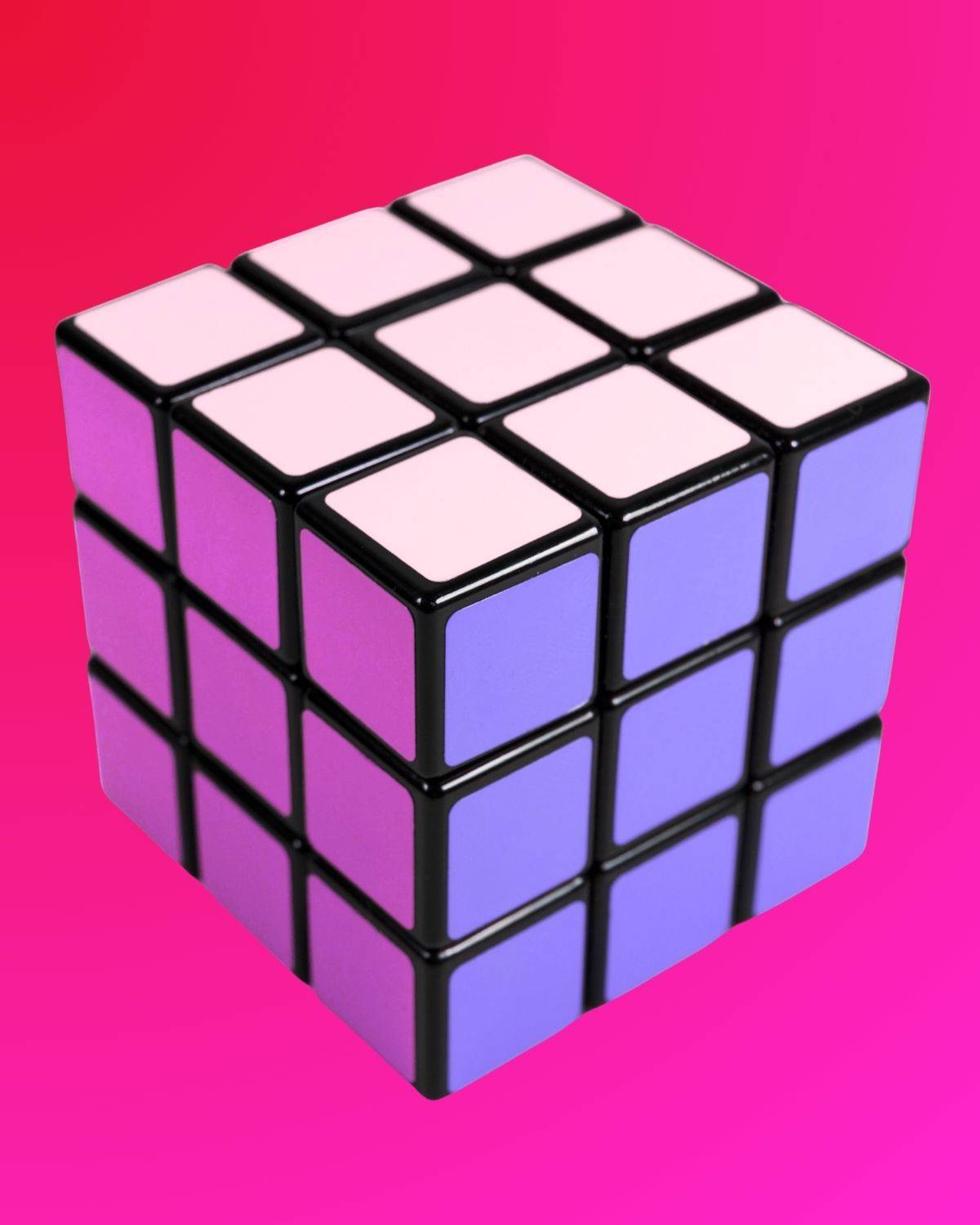 Illustration eines gelösten Rubik’s Cube. Jede Farbseite steht für ein KI-Tool wie ChatGPT, Claude, Gemini oder OpenClaw. Der Würfel symbolisiert Ordnung, Übersicht und ein System, das Ruhe in die KI-Tool-Vielfalt bringt.