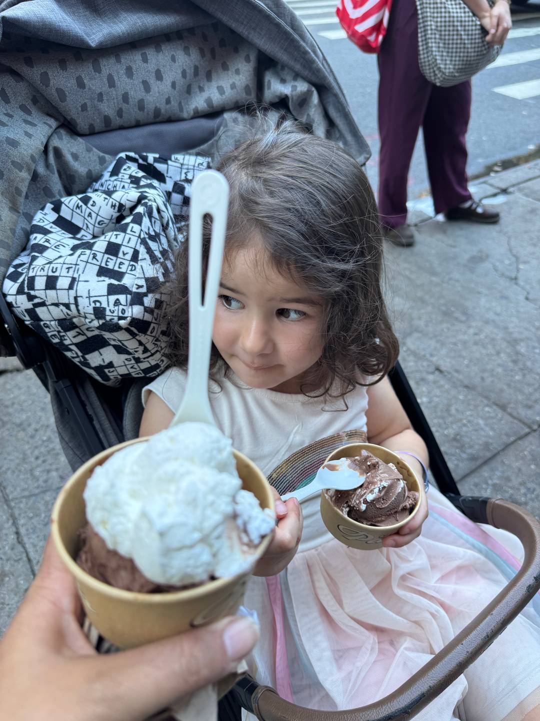 apronsandtutus@whatshouldwebake.com