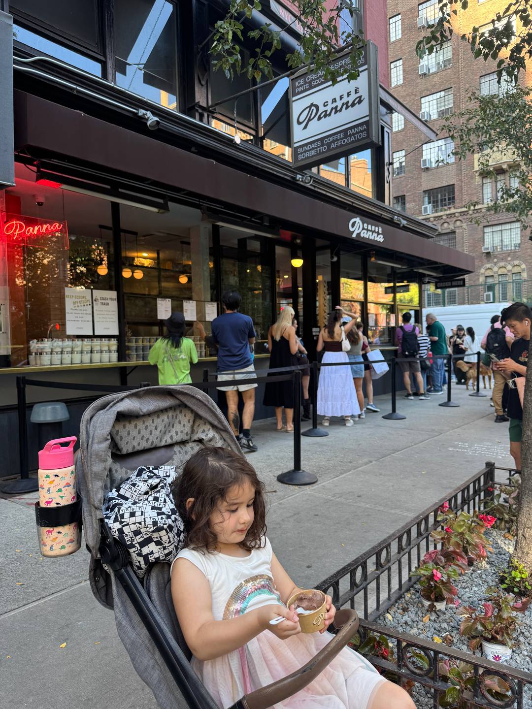 apronsandtutus@whatshouldwebake.com