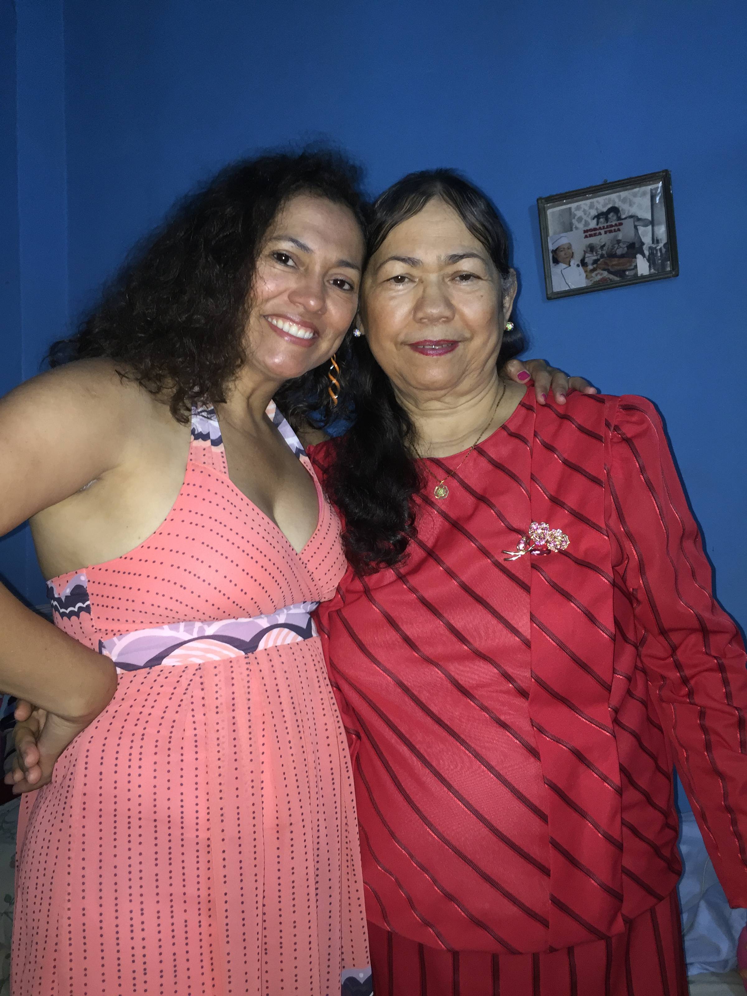 Sheyla Paz with her mother in Cuba, representing family connection and the inspiration behind the Cuba Humanitarian Journey