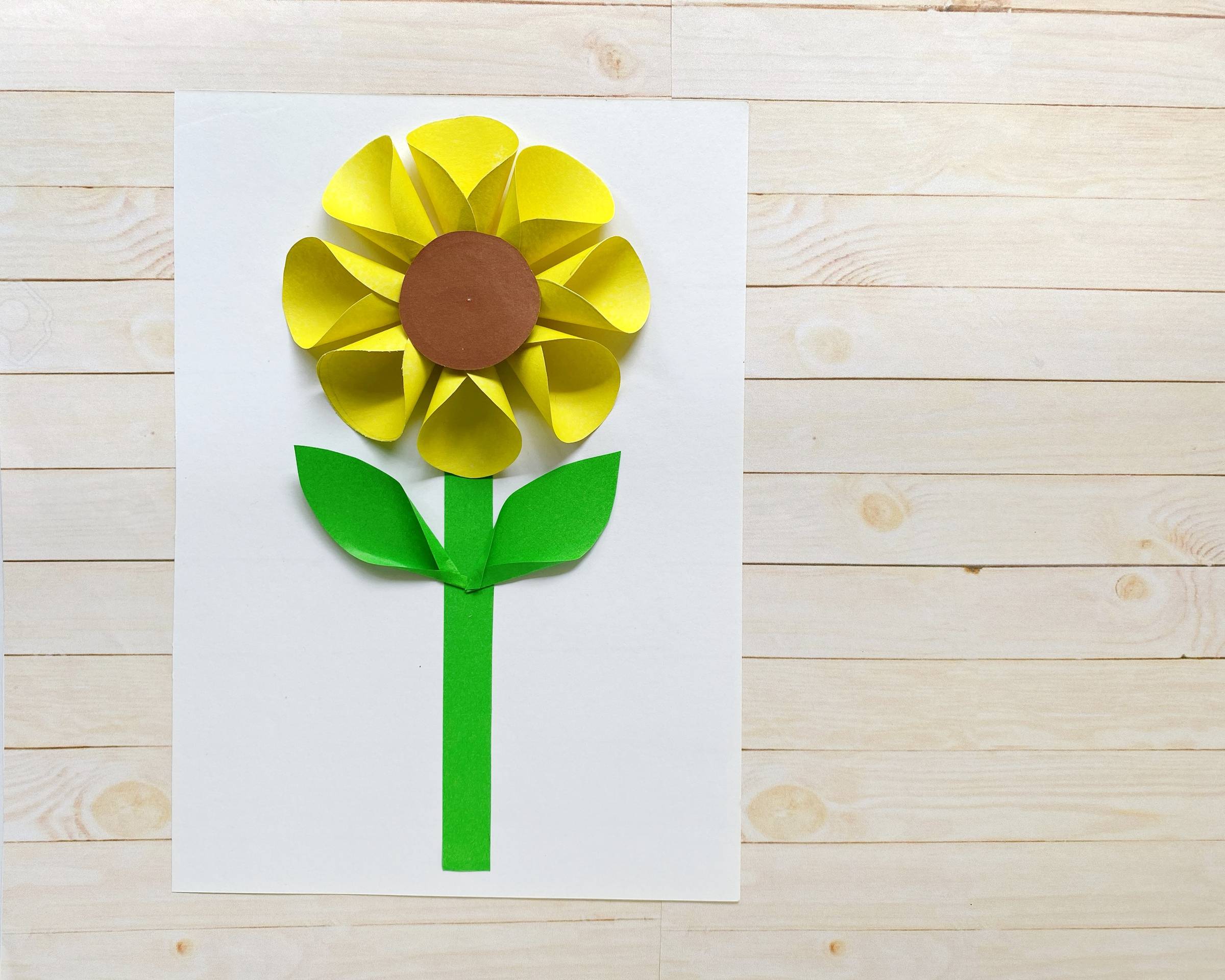 Craft Paper Sunflower Bouquet: Adding Life and Color to Cards