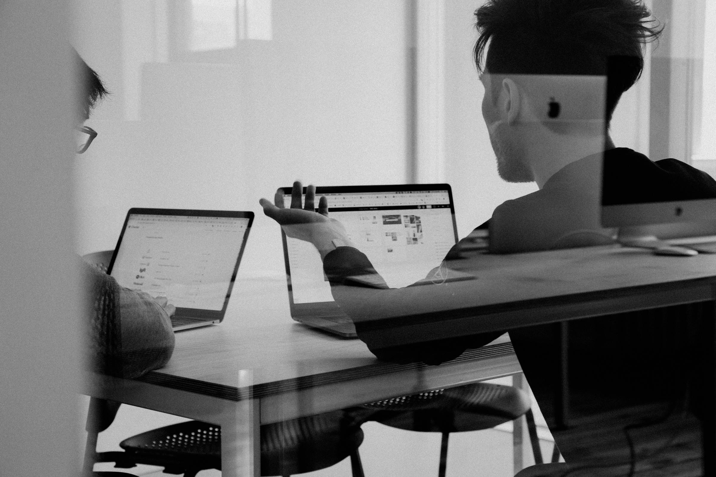 How and when to give leaders feedback