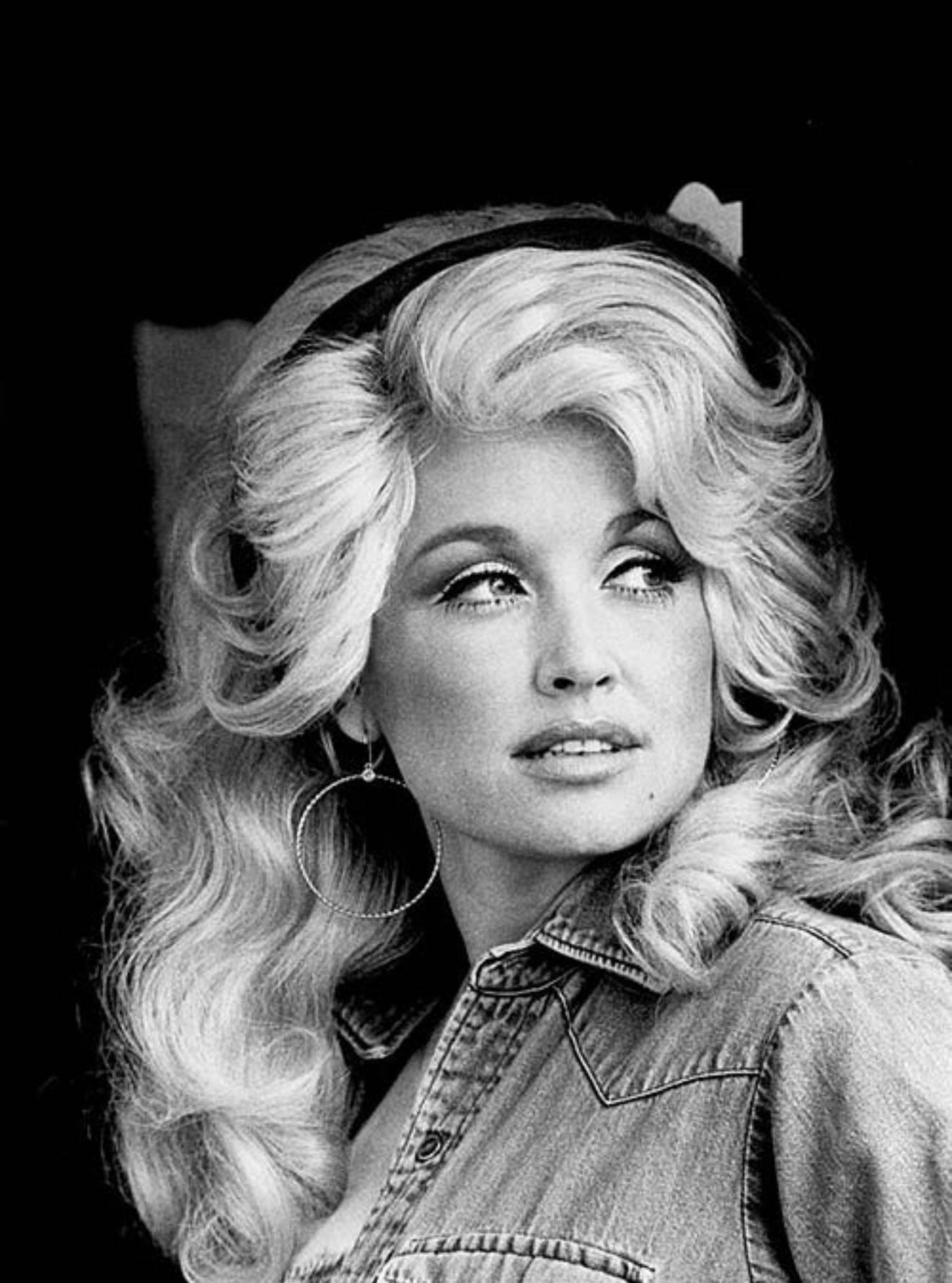 Dolly Parton black and white photo from the 1970s