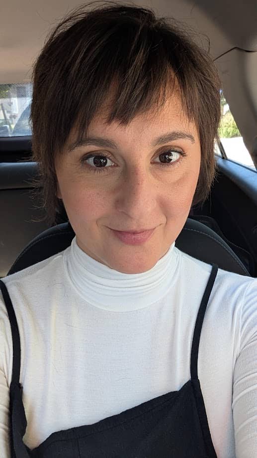 Stela Murrizi post haircut lol 