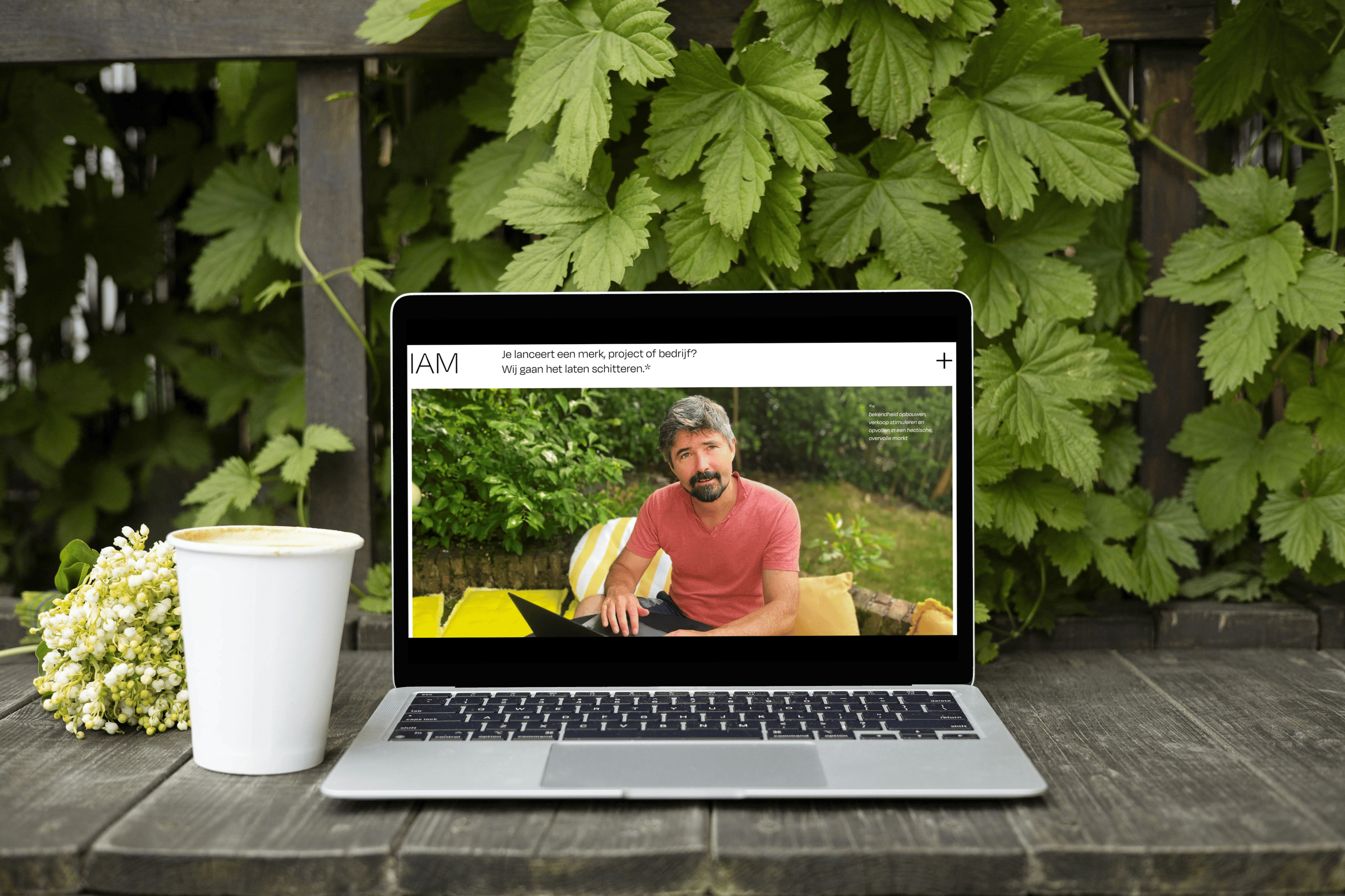 Check de website van Alexander Van Wesemael