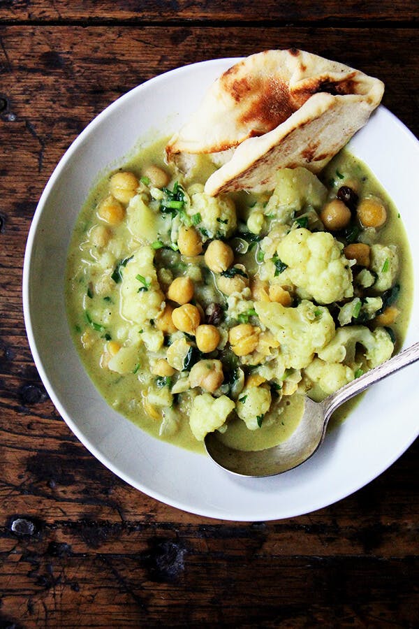 Curried chickpeas with cauliflower and coconut milk. 