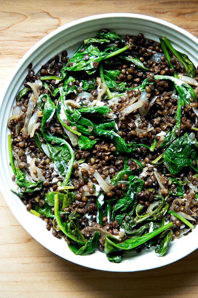 Black lentils with spinach. 