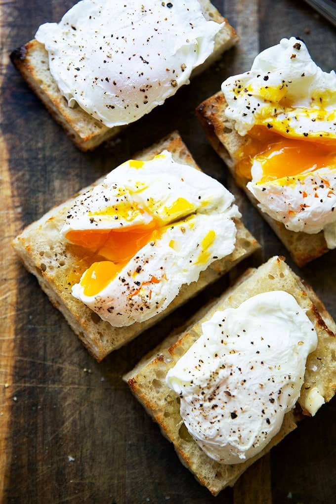 Perfectly Poached Eggs. 