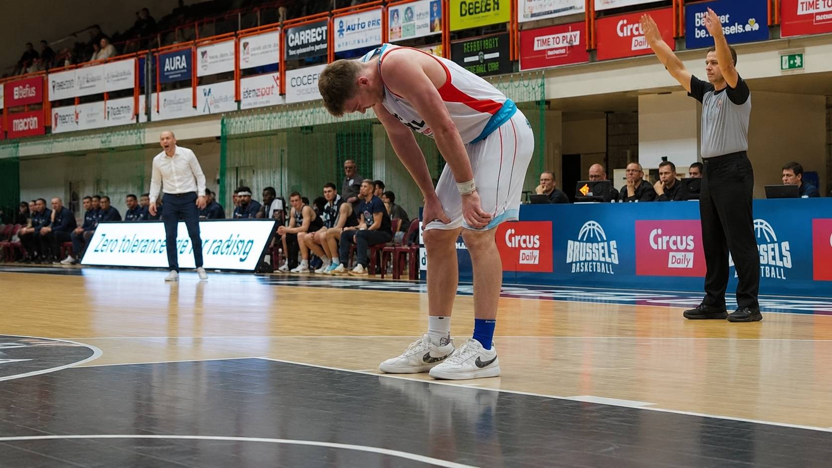 Tucker Richardson leaning over