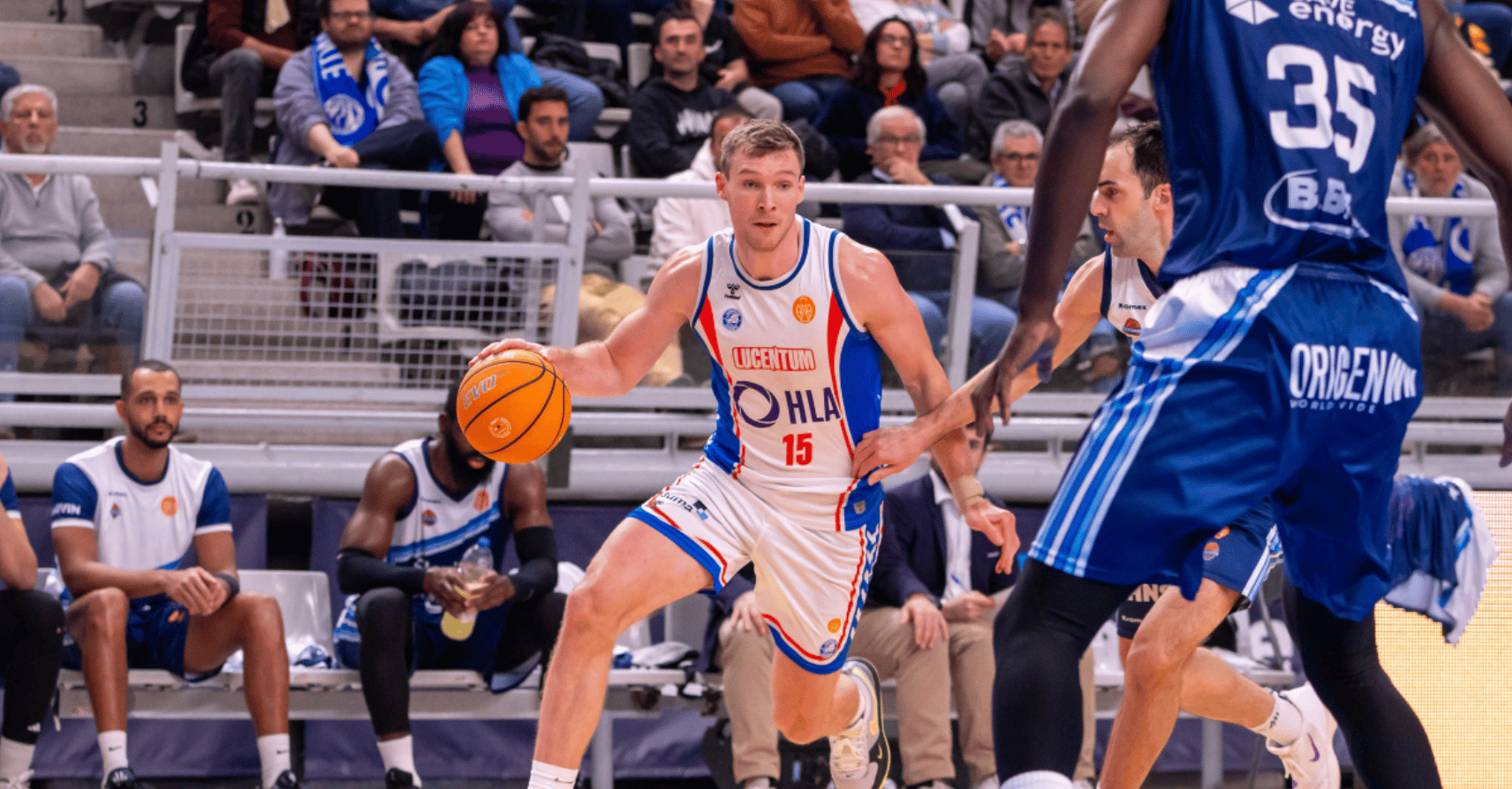 Tucker Richardson playing HLA Alicante Spain