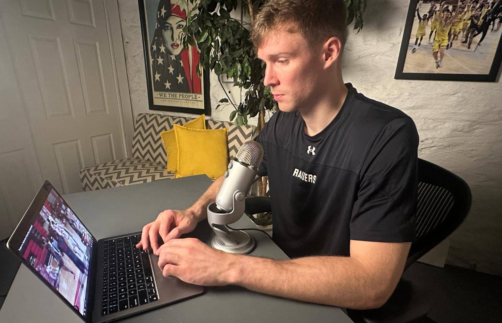 Tucker Richardson breaking down game film