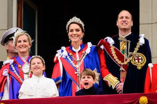 Prince William Princess Catherine and children on the balcony