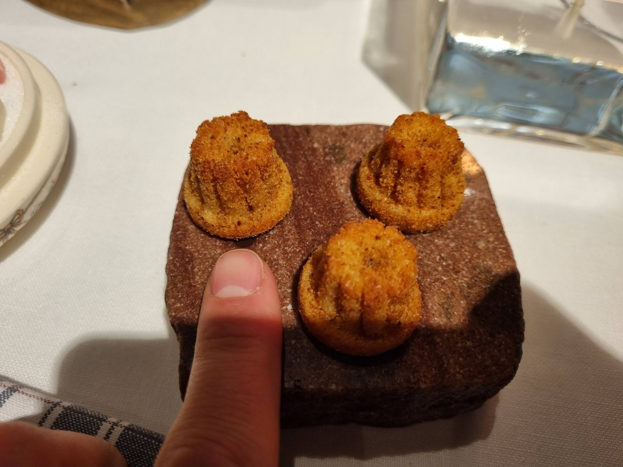 Tiny cakes at a 2-star Michelin restaurant