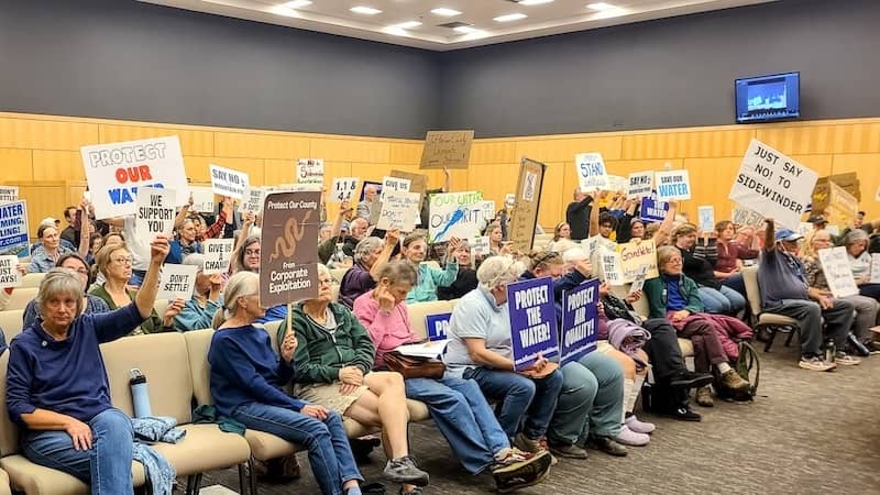 residents attend planning commission meeting