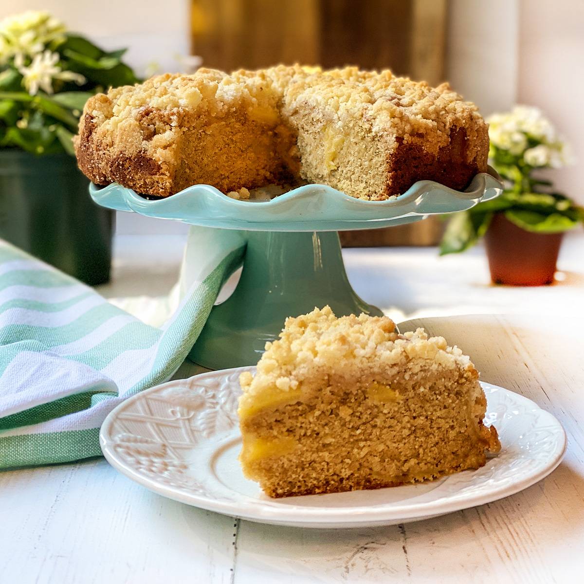 Irish Apple Crumble Cake