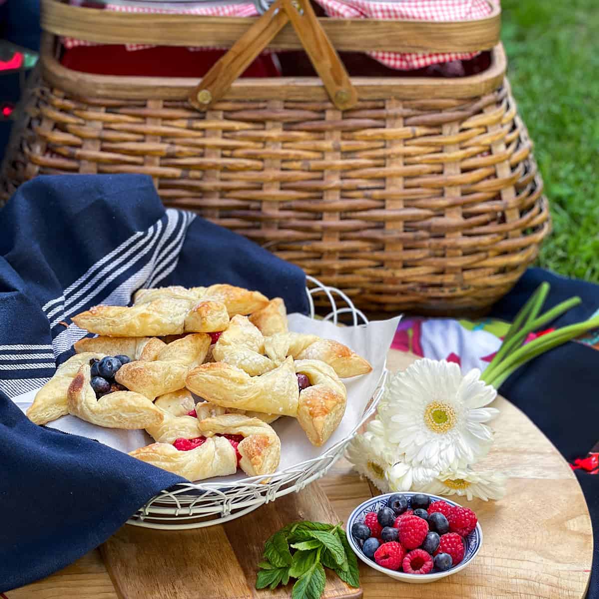 Picnic Desserts That Don't Need Refrigeration