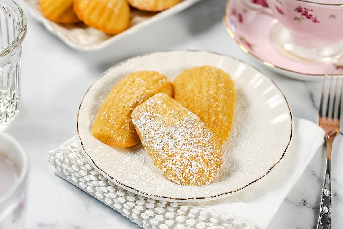 Easy Lemon Madeleines