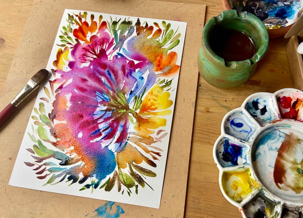 Paint messy with watercolour 