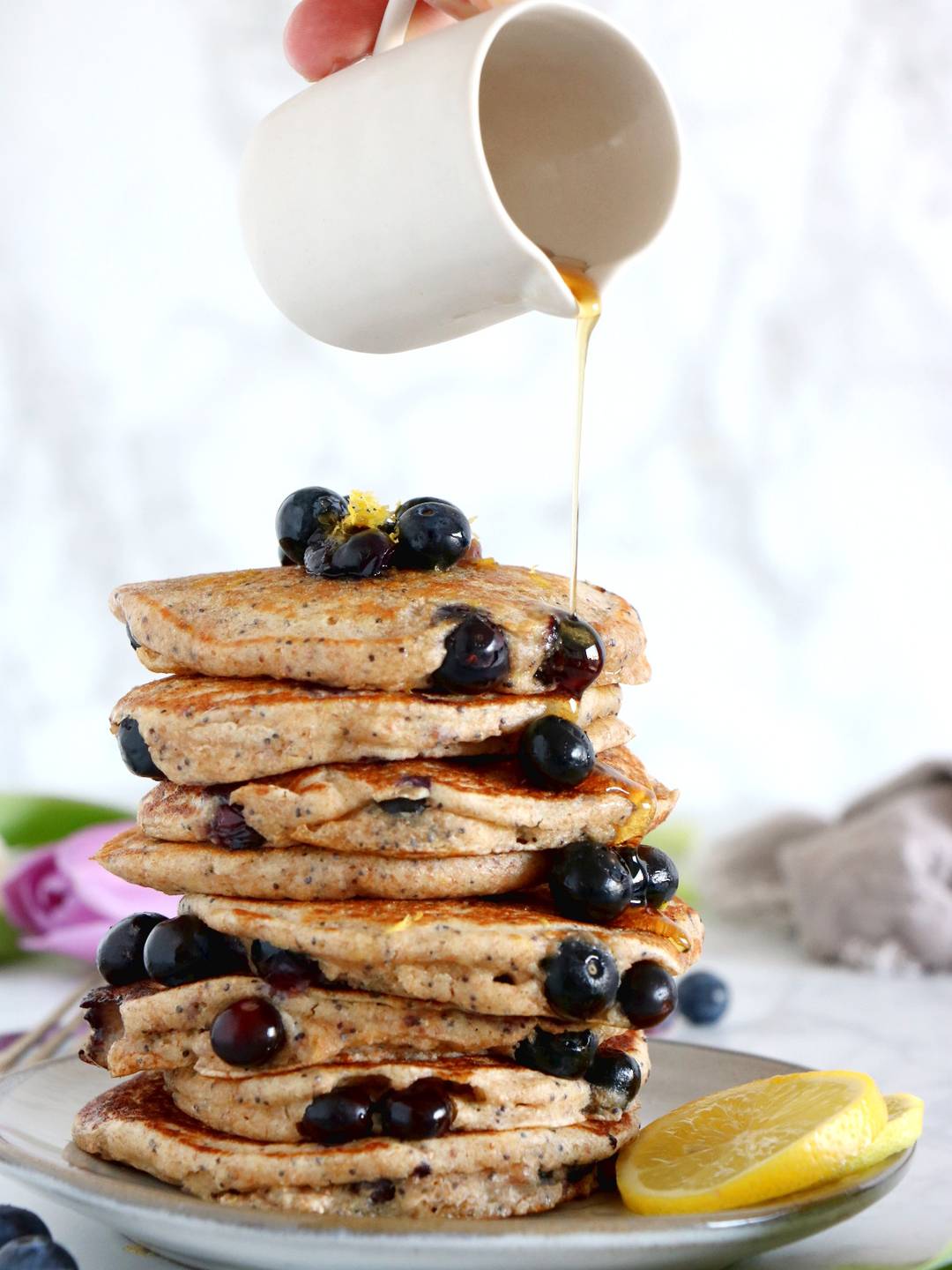 Pancakes citron-pavot aux myrtilles