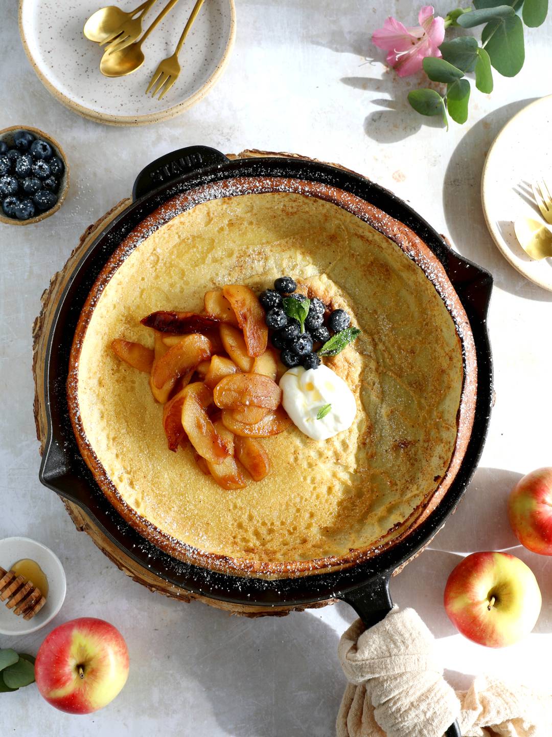 Apple Dutch Baby Pancake