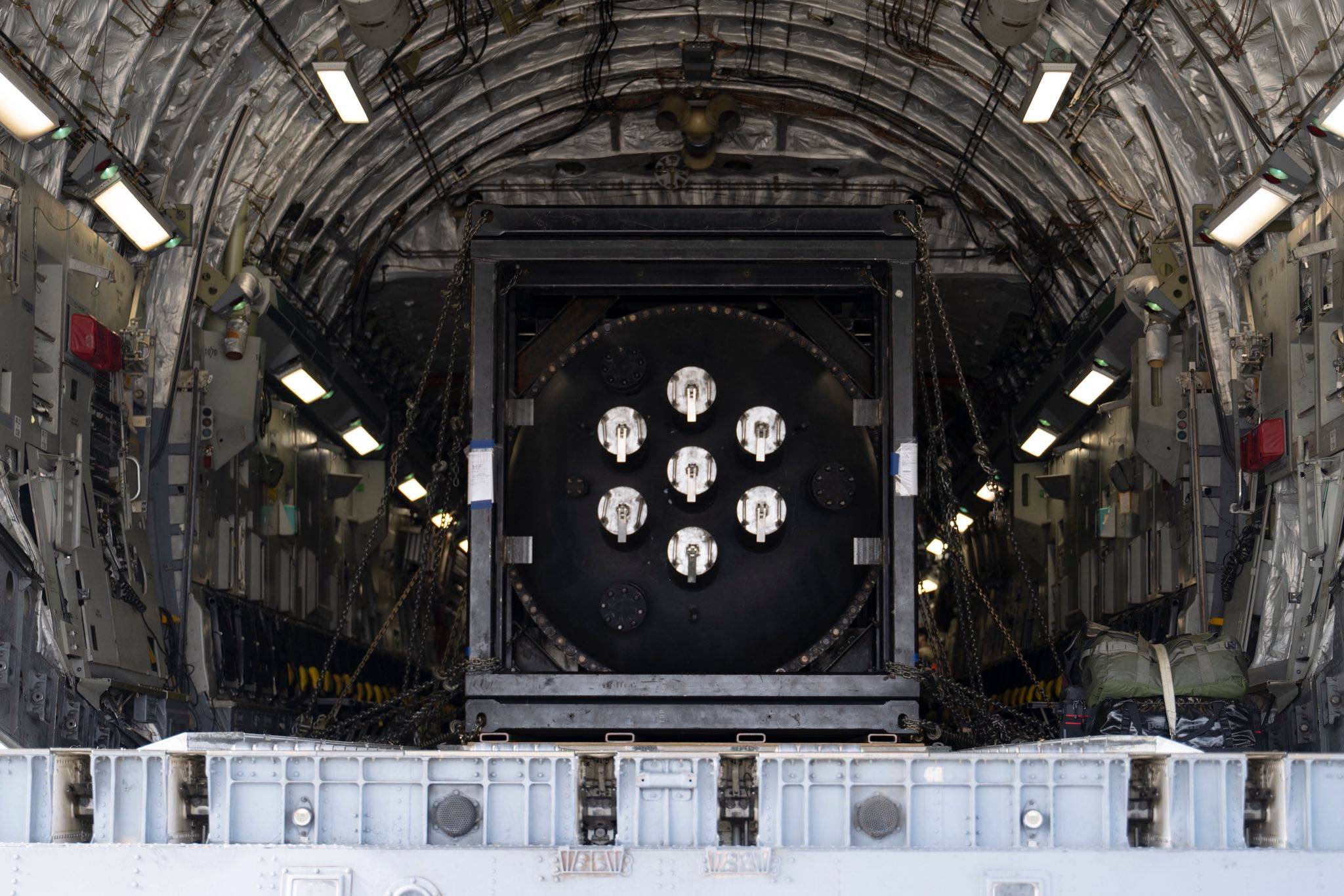 A next-generation nuclear reactor being airlifted by a USAF C-17 (Photo: U.S Department of War)