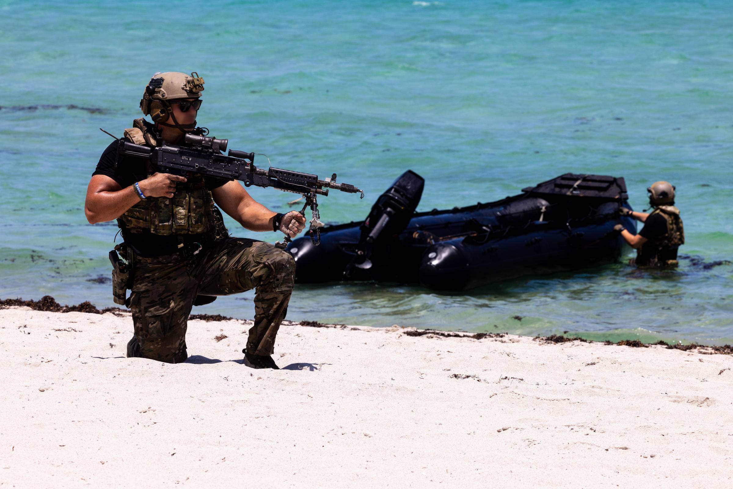 U.S. Army Special Forces, from 7th Special Forces Group, perform an amphibious assault demonstration during the Hyundai Air and Sea Show and U.S. Army SaluteFest, Miami Beach, Fla., May 26, 2024. &nbsp;(U.S. Army Photo by Master Sgt. Justin P. Morelli)
