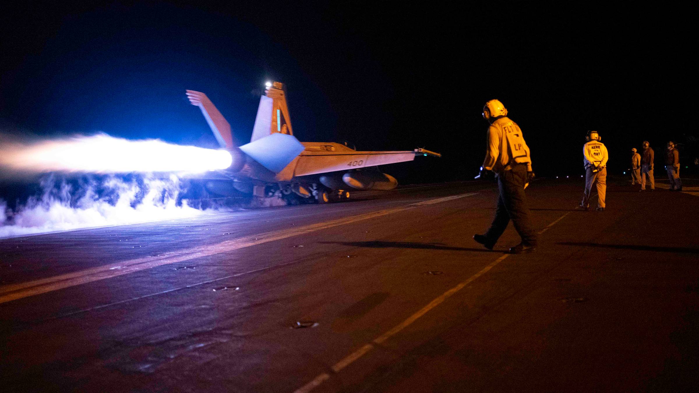 An F/A-18E Super Hornet fighter jet, attached to the "Gunslingers" of Strike Fighter Squadron (VFA) 105 (U.S. Navy photo by Mass Communication Specialist 2nd Class Zachary Elmore)