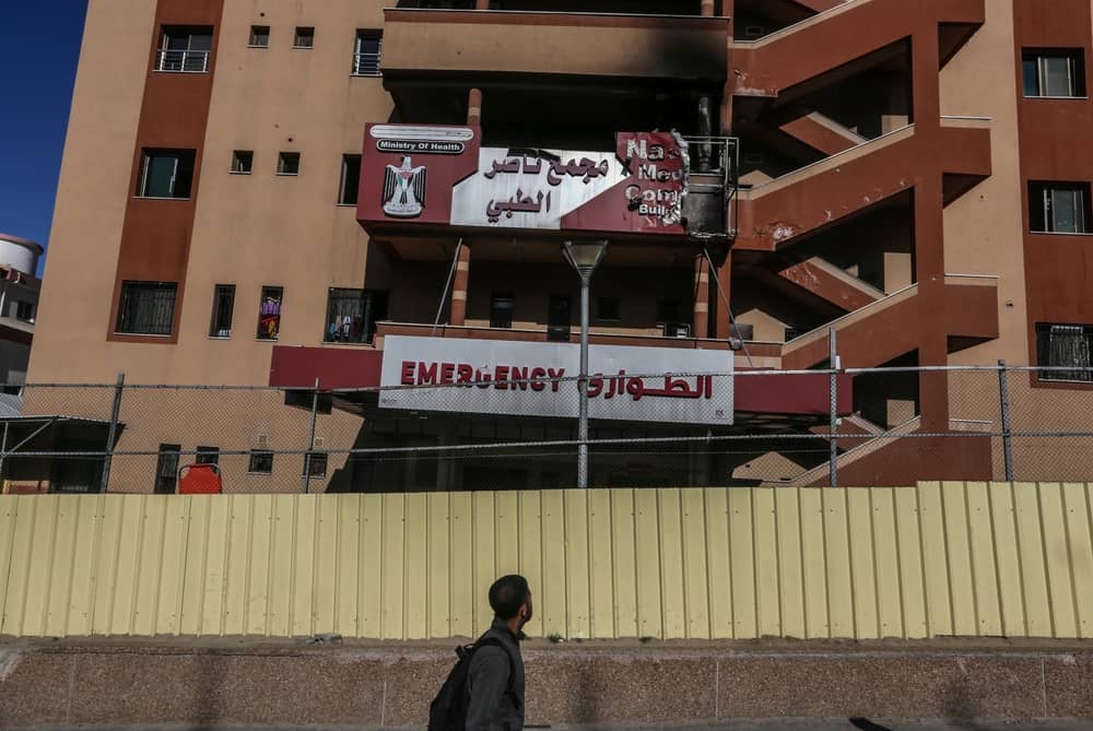 The Nasser Hospital in Khan Younis, where an Israeli strike killed five journalists and 15 others. The IDF said the strike aimed at a Hamas camera. (Photo: Anas-Mohammed / Shutterstock.com)