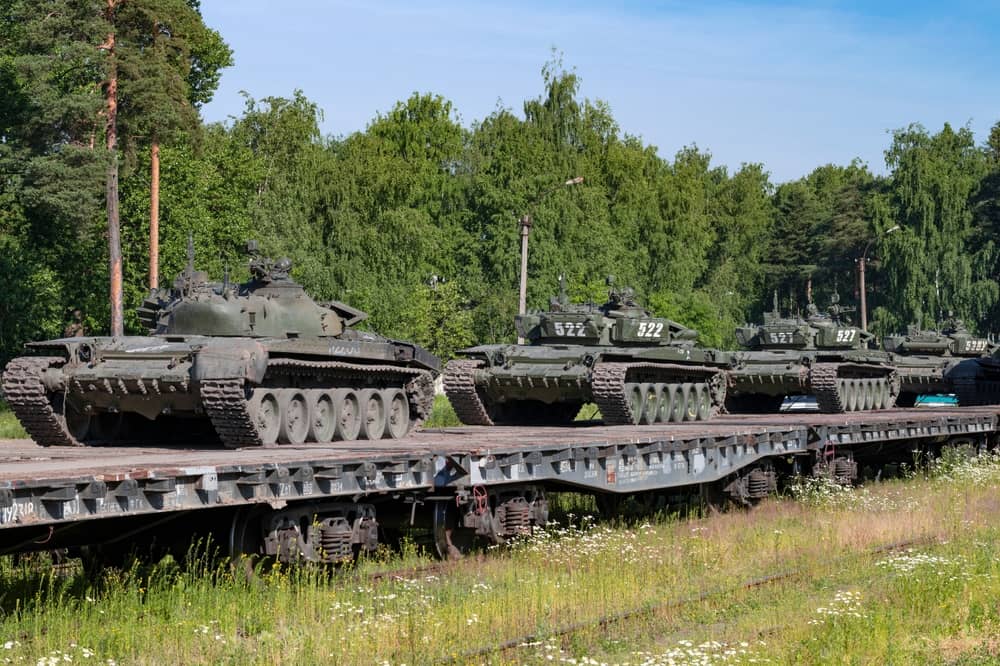 A train with Russian T-72B3M tanks in Sertlovo, Russia (Karasev Viktor / Shutterstock.com)