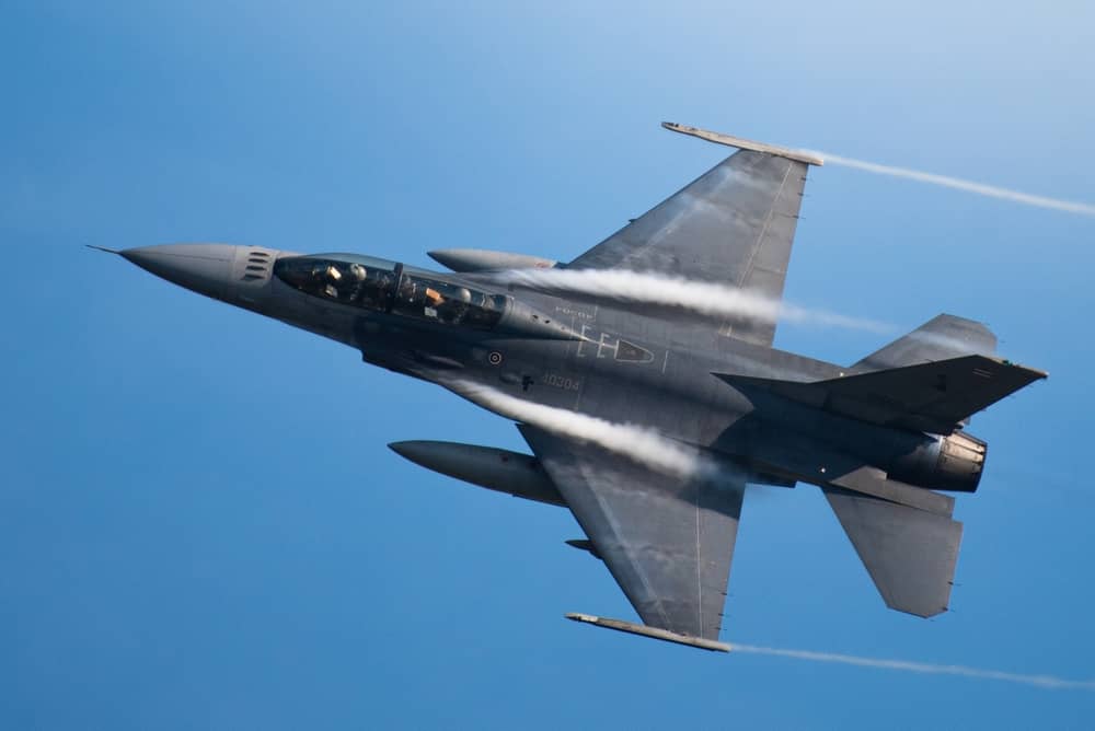A Royal Thai Airforce F-16 MLU Fighting Falcon at Kamphaeng Saen Air Force Base (Maverrick / Shutterstock.com)