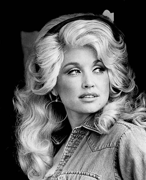 Photo of Dolly Parton in 1977.