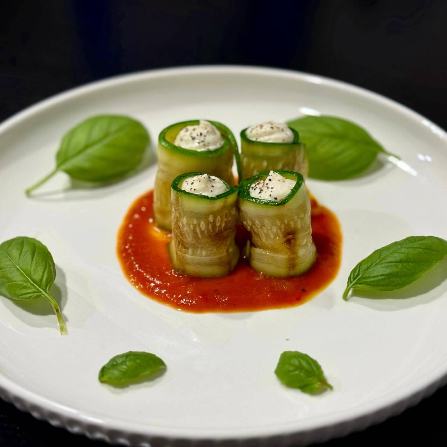 Zucchini ribbons are a fall favorite! 🍂

A great way to stay carb-conscious without losing flavor or fulfillment. These grilled ribbons are light, satisfying, and perfect for the season.

💡 Pro tip: swap the ricotta mixture for whipped cottage cheese! With a little garlic and lemon zest, you’d never know the difference — creamy, protein-packed, and full of bright flavor..
