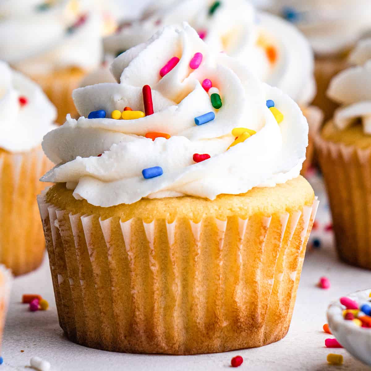 vanilla cupcakes