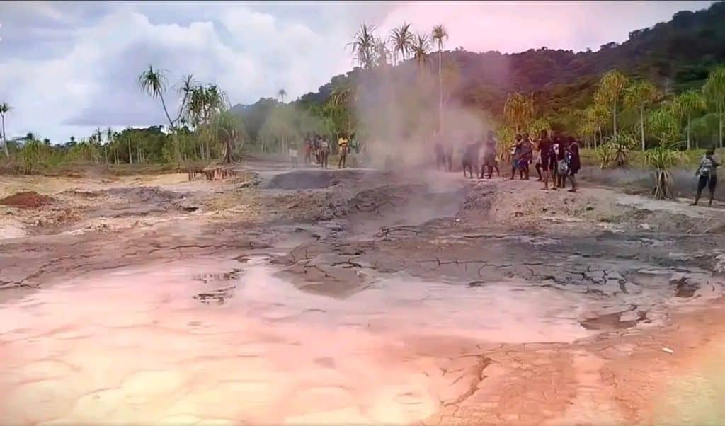 Nonda volcano system contains solfataras, hot springs, and boiling mud with calculated reservoir temperatures of 160°C.