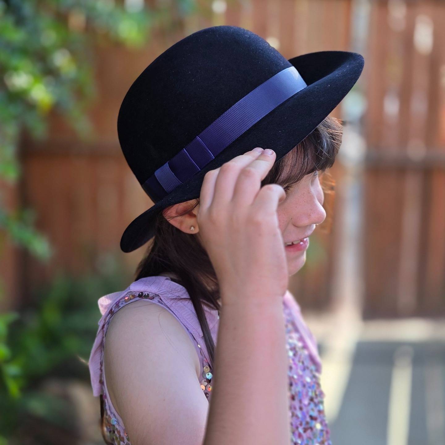 Child's asymmetrical "monocorn" cloche; 115G 100% rabbit in dark navy with an ink blue double boxcar bow. Made this especially for a little girl at my church. Her brother was excited to make me the hat block I used with his 3D printer.