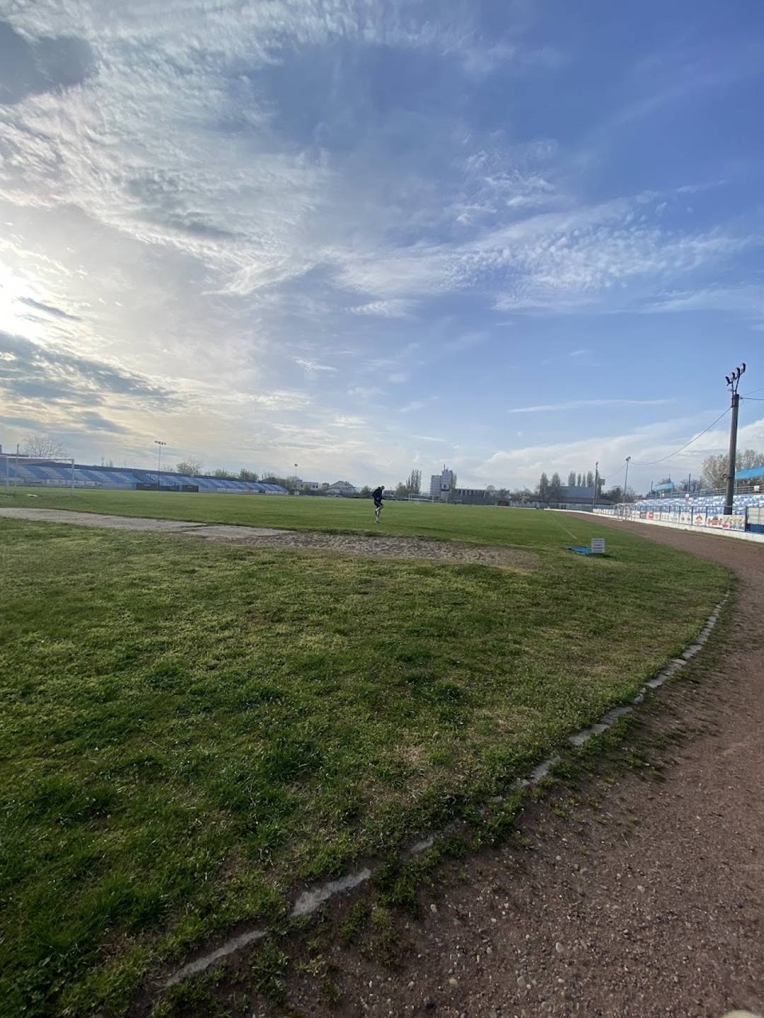 stadion, Adjud