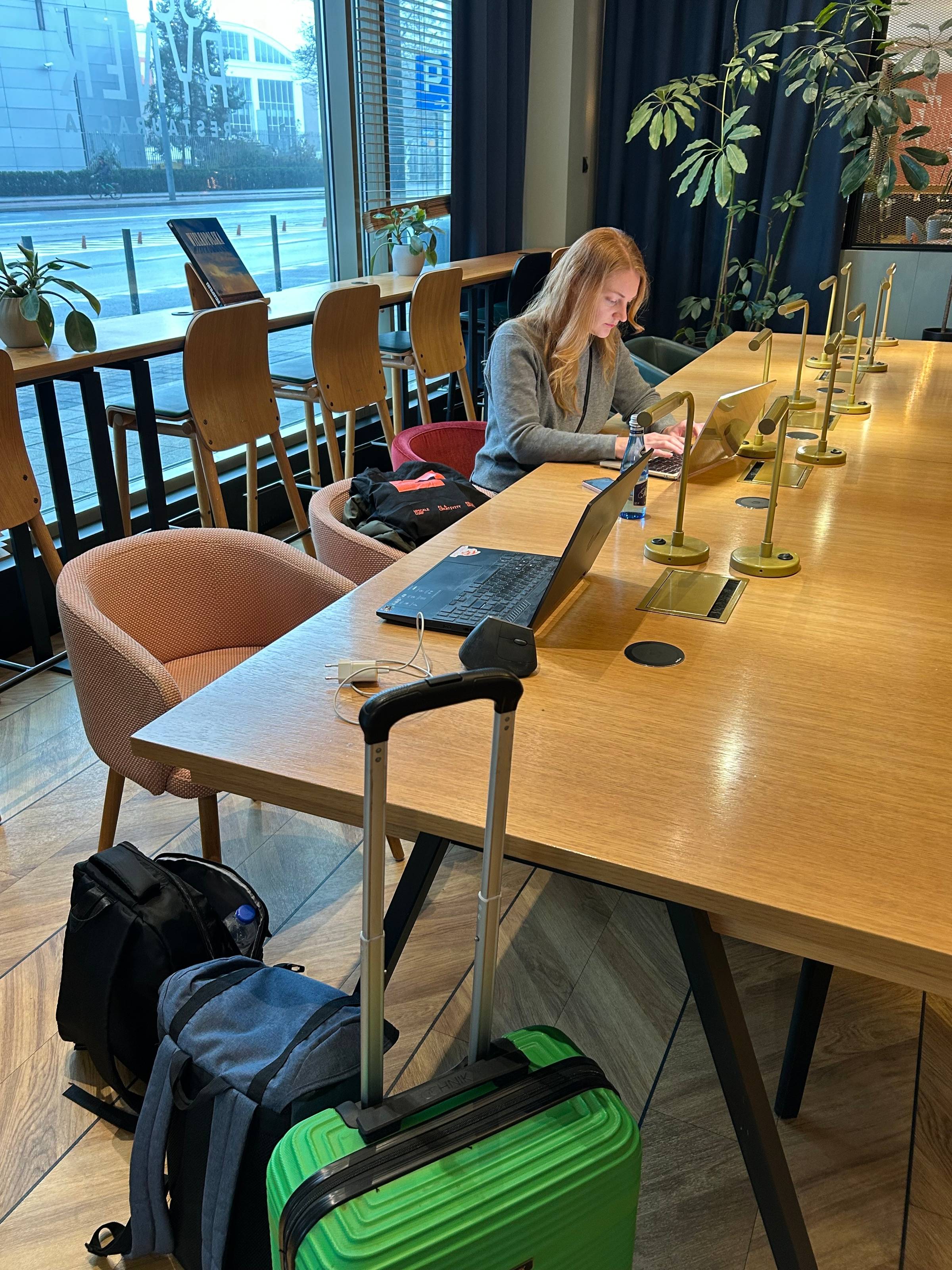 consistent character AI customer support reviews