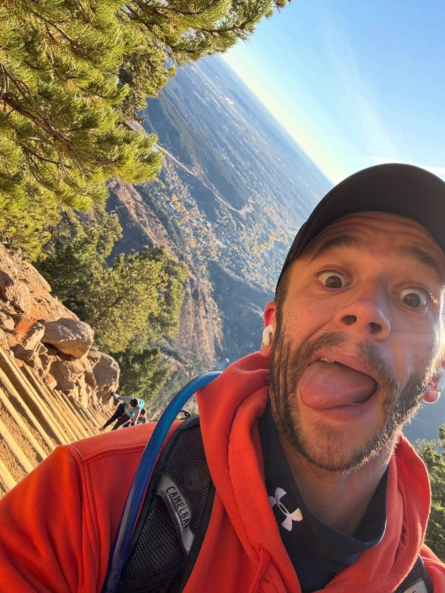 Hike down Manitou Incline!!! 🔥❤️ #manitouincline #colorado #hike #growasyougo #grow #infinitybreath #love #spirituality #fitness #health #personaldevelopment #tinges