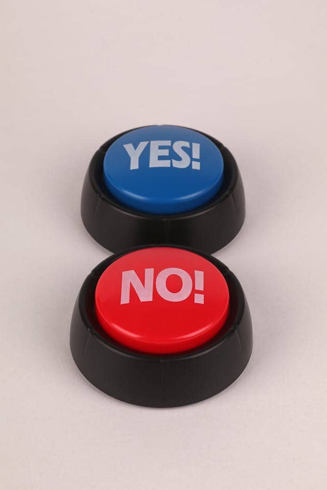 Photo by Ann H: https://www.pexels.com/photo/a-blue-yes-button-and-a-red-no-button-21562931/